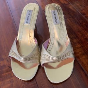 Steve Madden gold heeled sandal